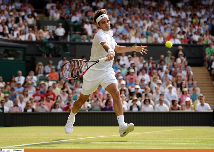 Roger Federer in azione (Action Images)